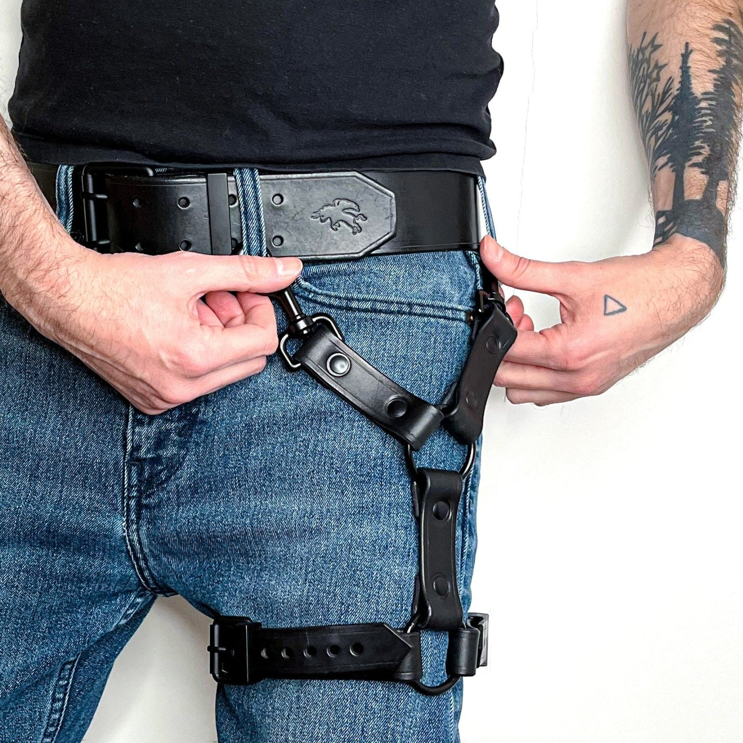 Leather Leg Harness from REGULATION.