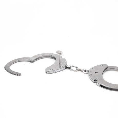 Clejuso Ratchet Steel Handcuffs from Clejuso.