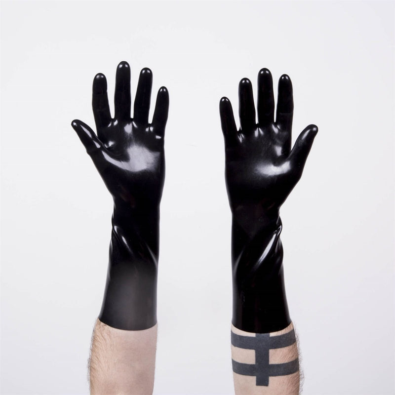 Des gants en caoutchouc